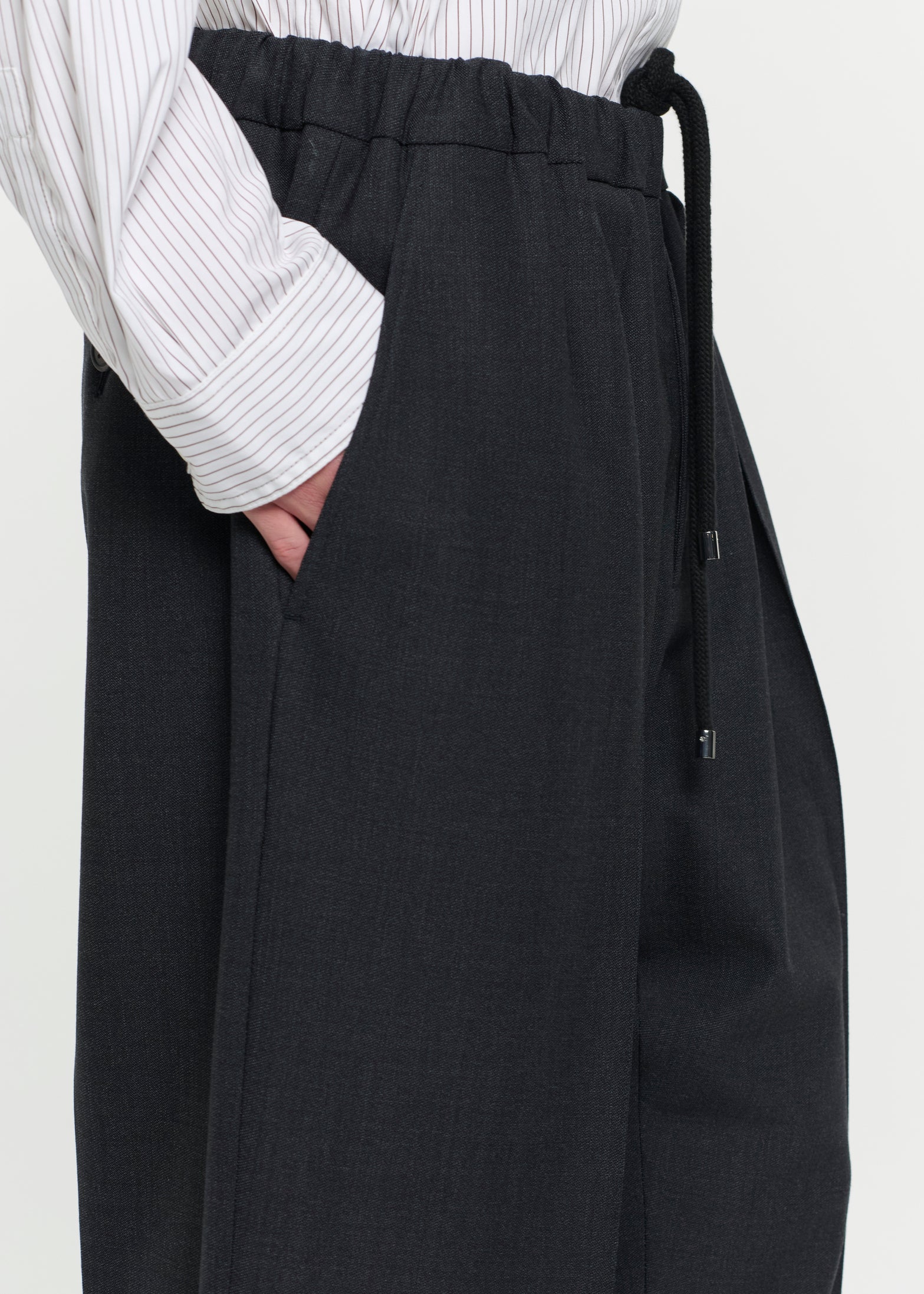 ウールギャバジン タックパンツ