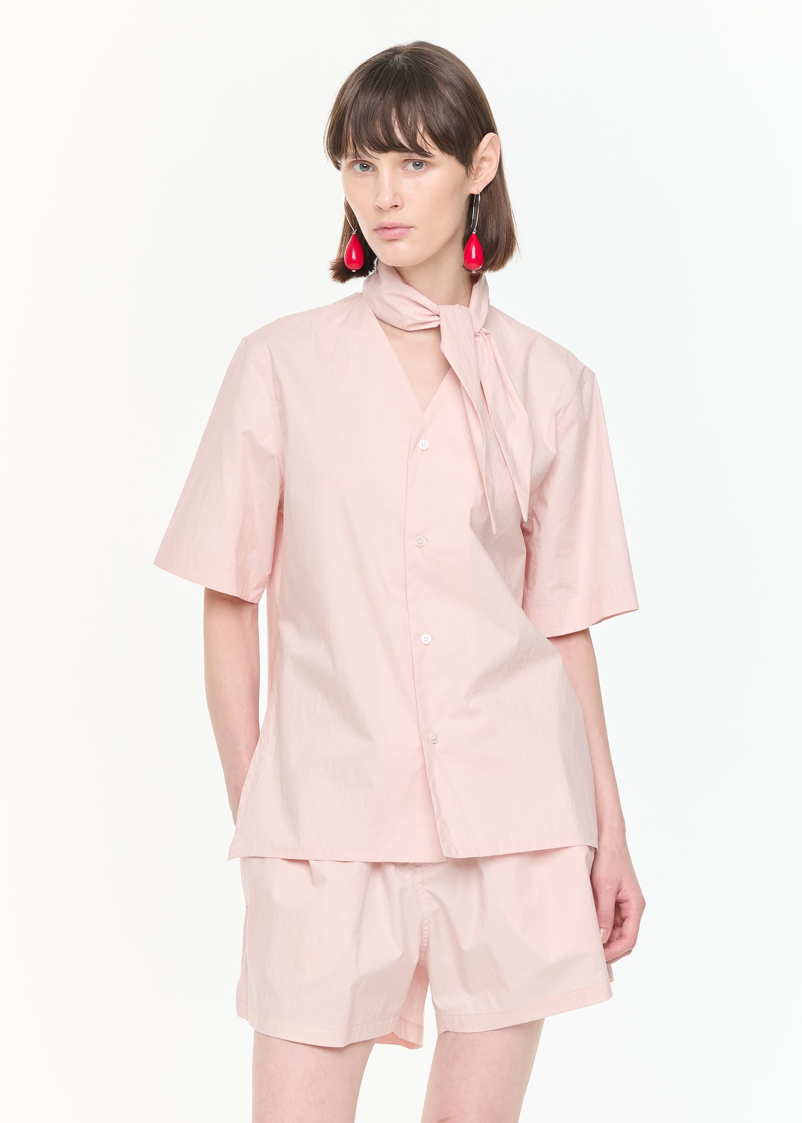 ベビーピンク Vネック コットンシャツ