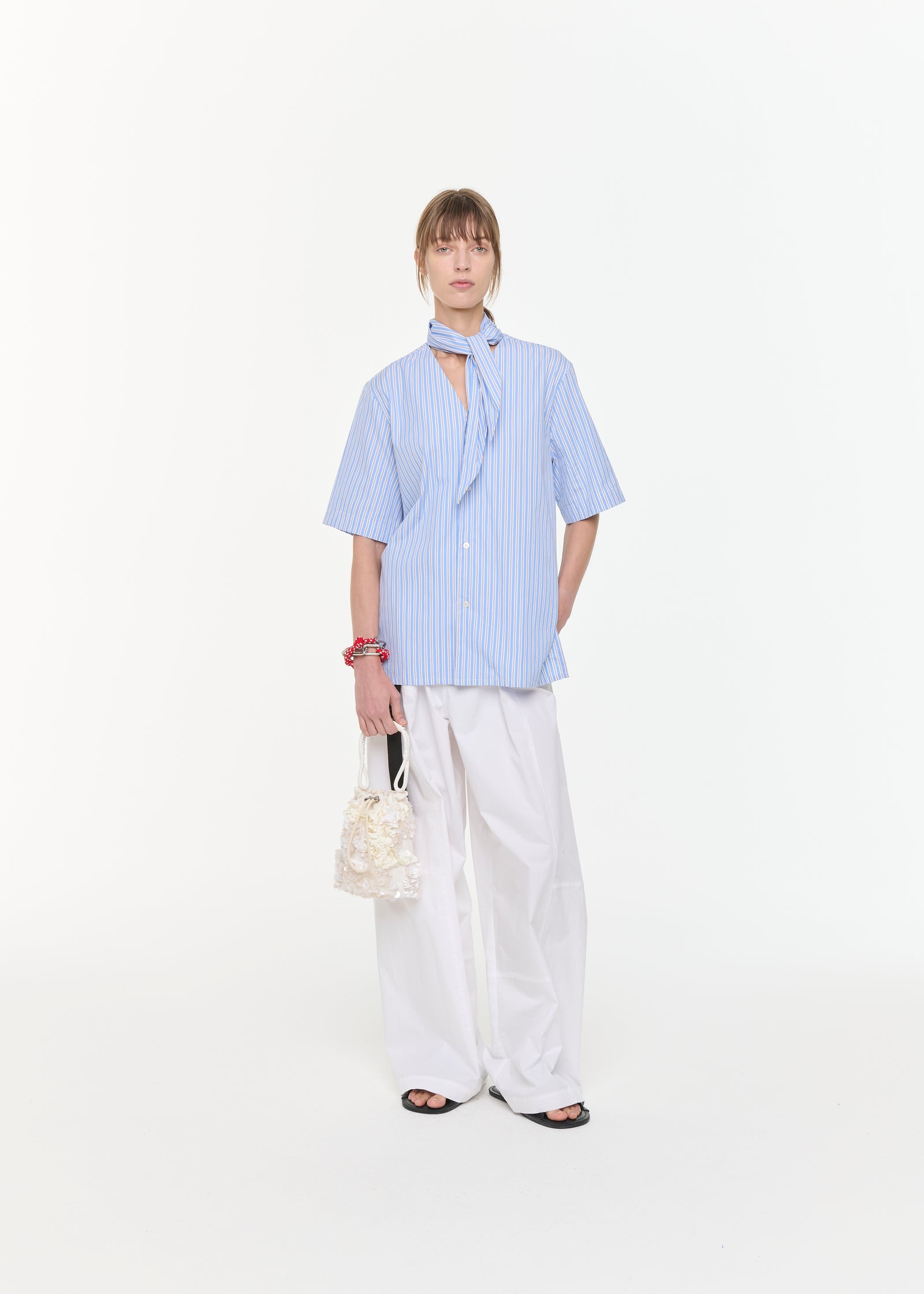 ストライプVネックコットンシャツ