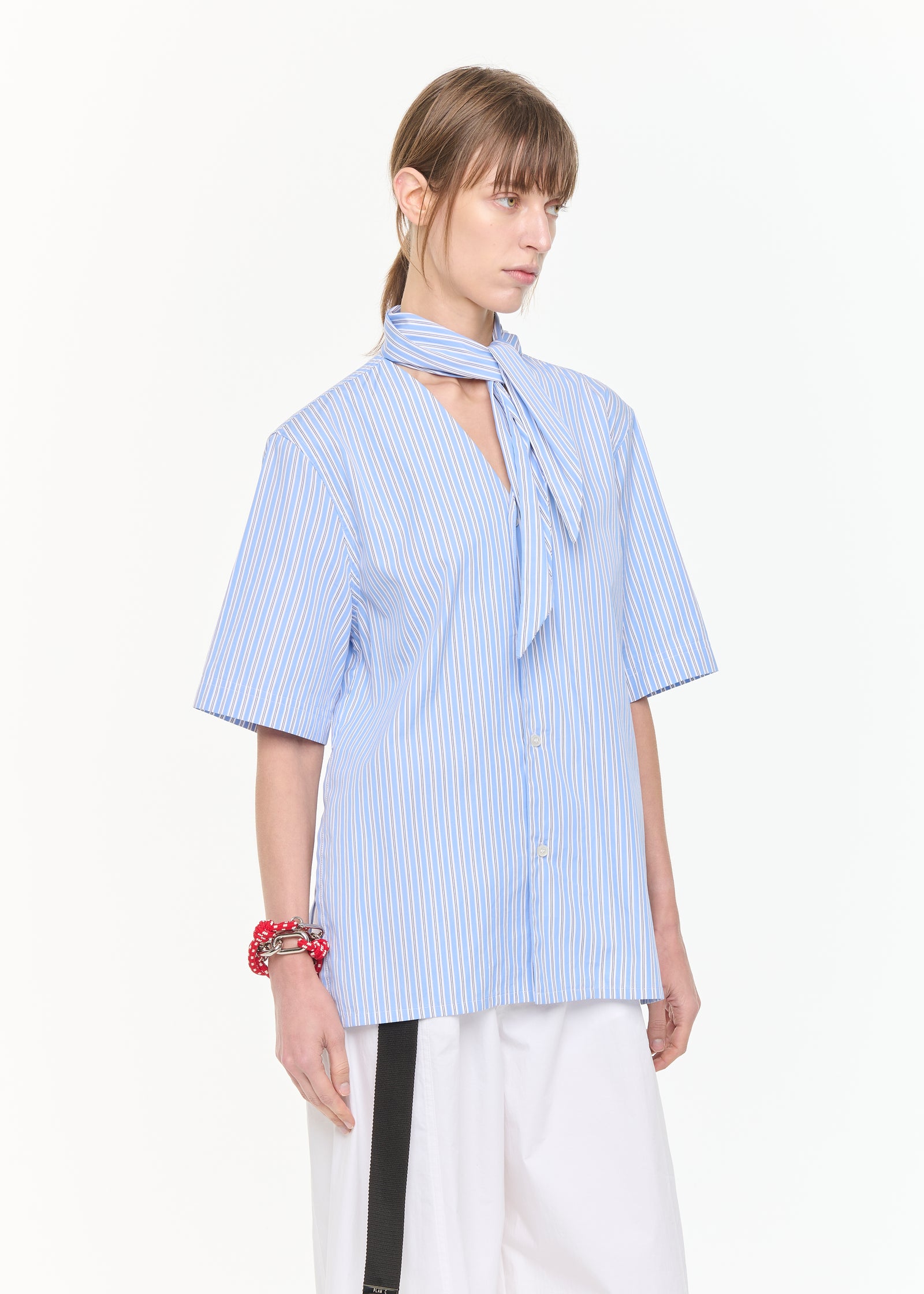 ストライプVネックコットンシャツ