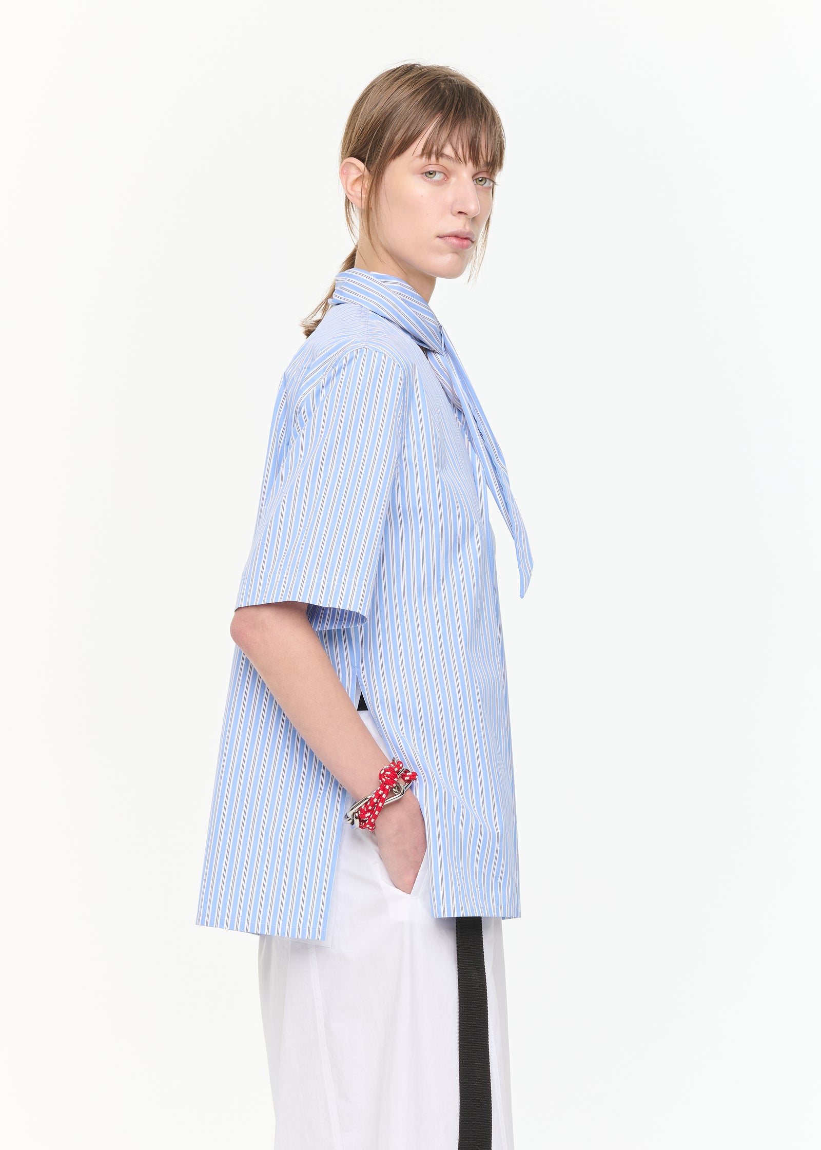 ストライプVネックコットンシャツ