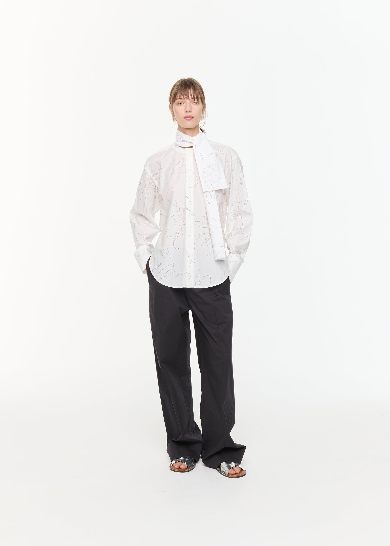 フラワープリントコットンシャツ（スカーフ付き）