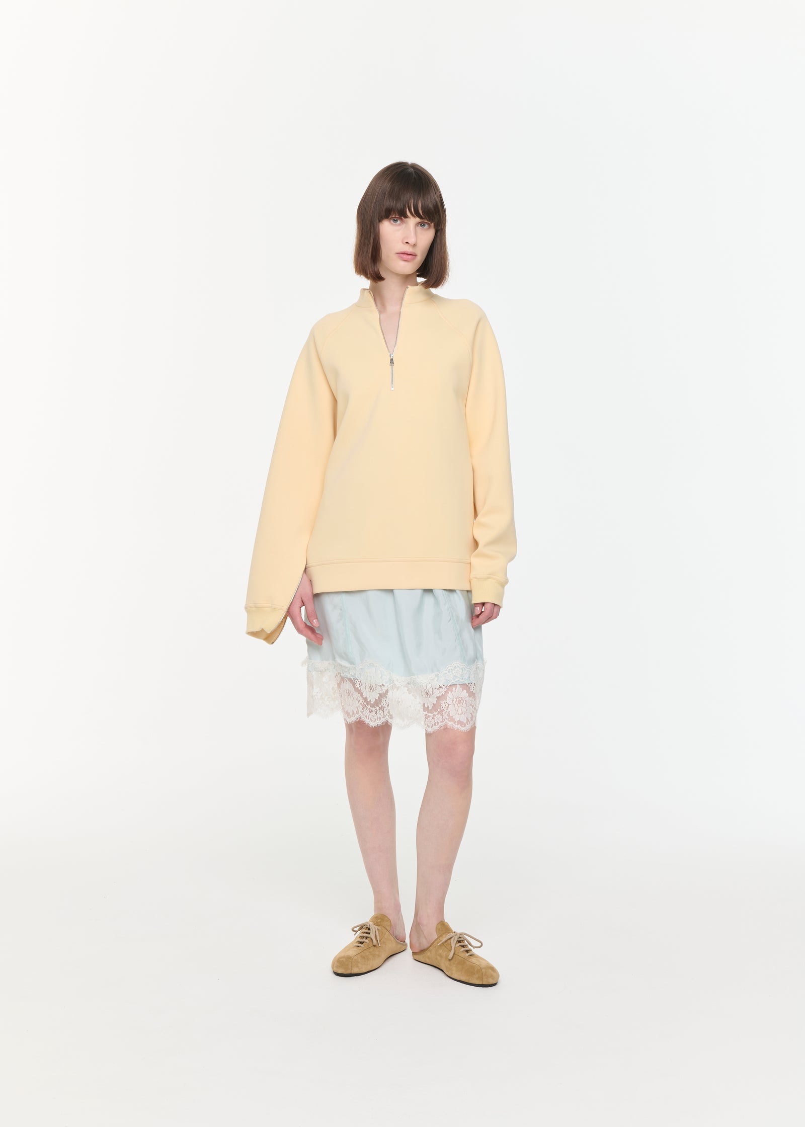 リラックスフィット スウェットシャツ（ストローカラー）