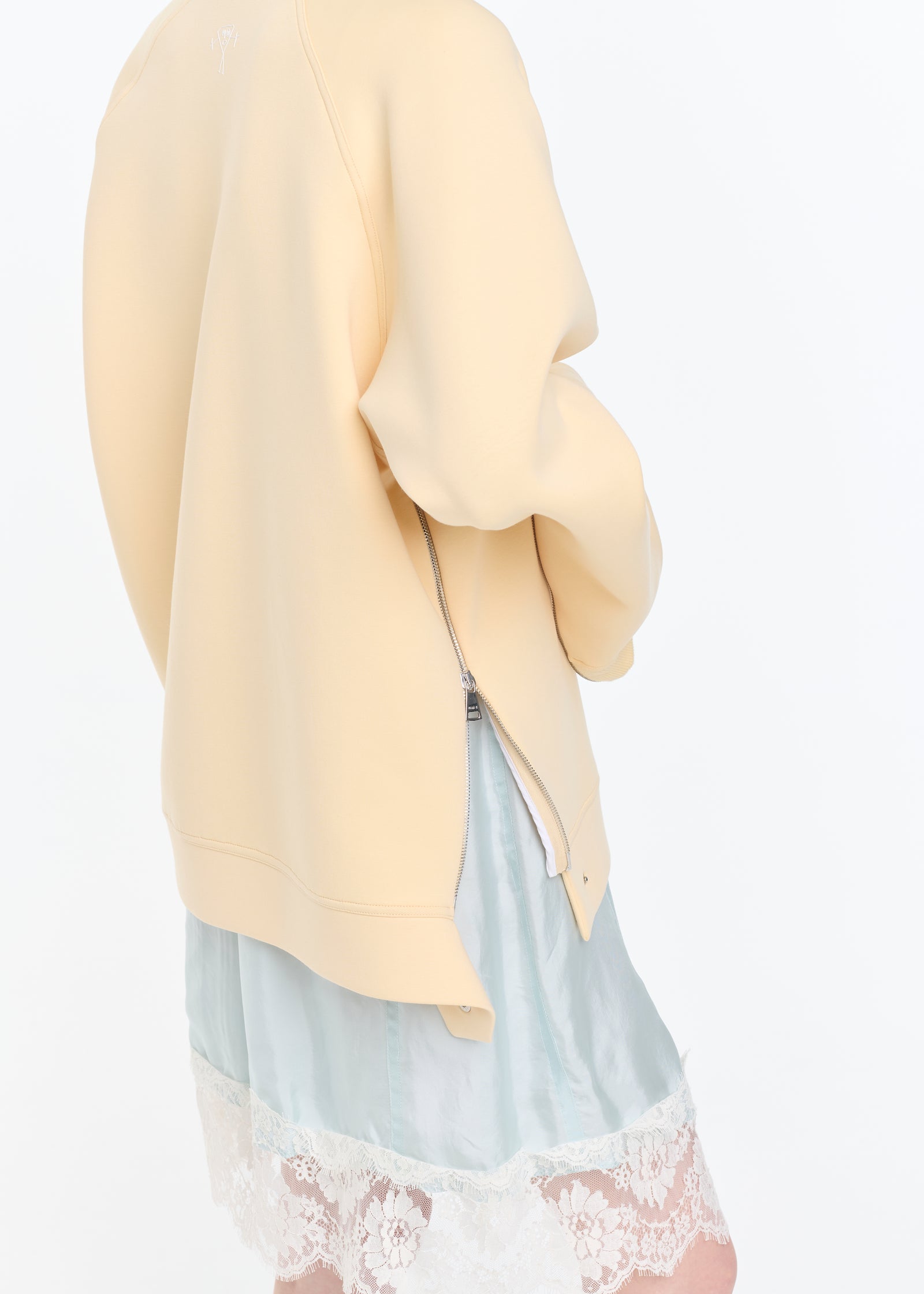 リラックスフィット スウェットシャツ（ストローカラー）