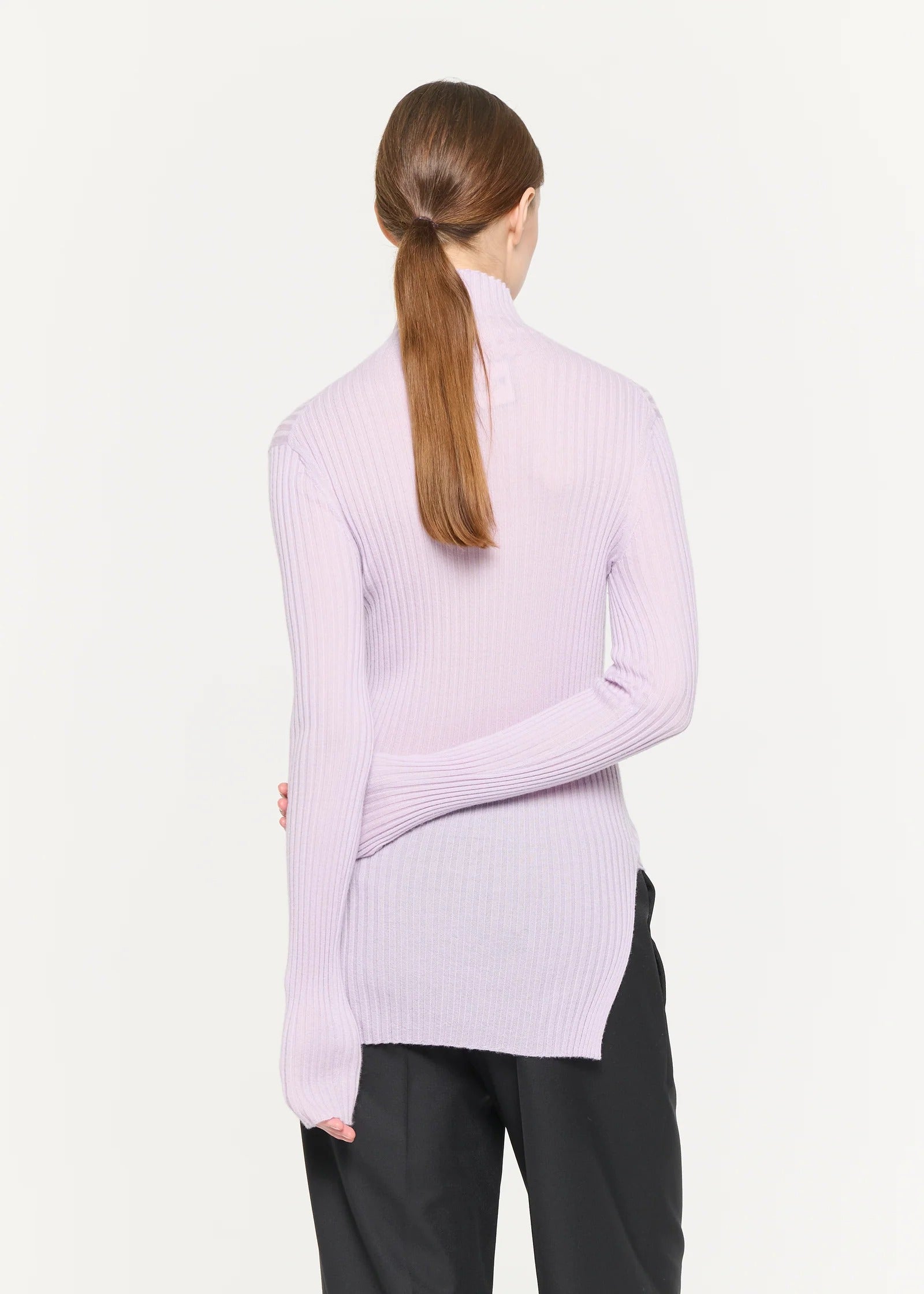 ライトメリノウールタートルネックセーター