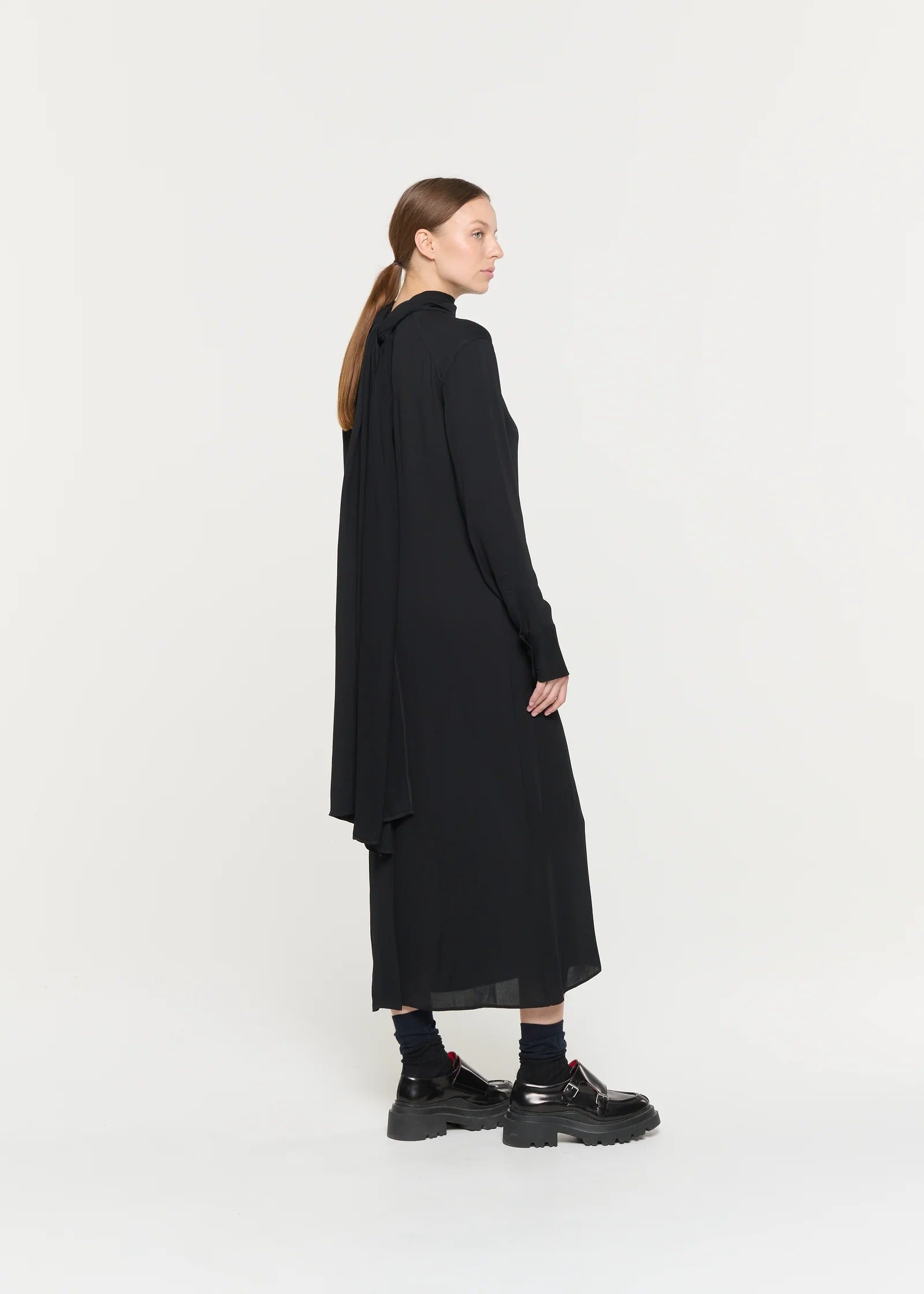 ビスコースジョーゼット ケープドレス