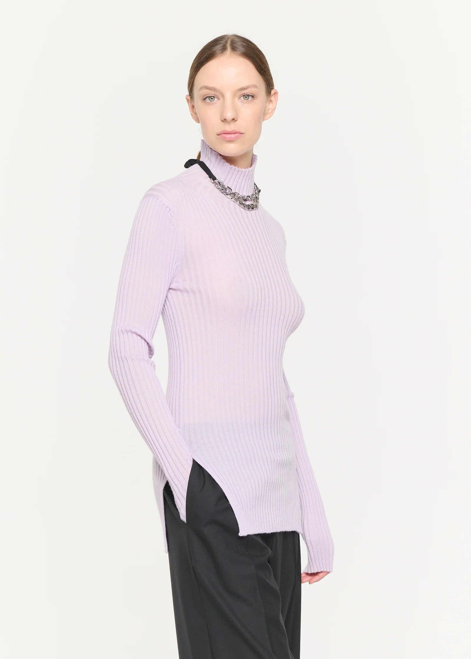 ライトメリノウールタートルネックセーター